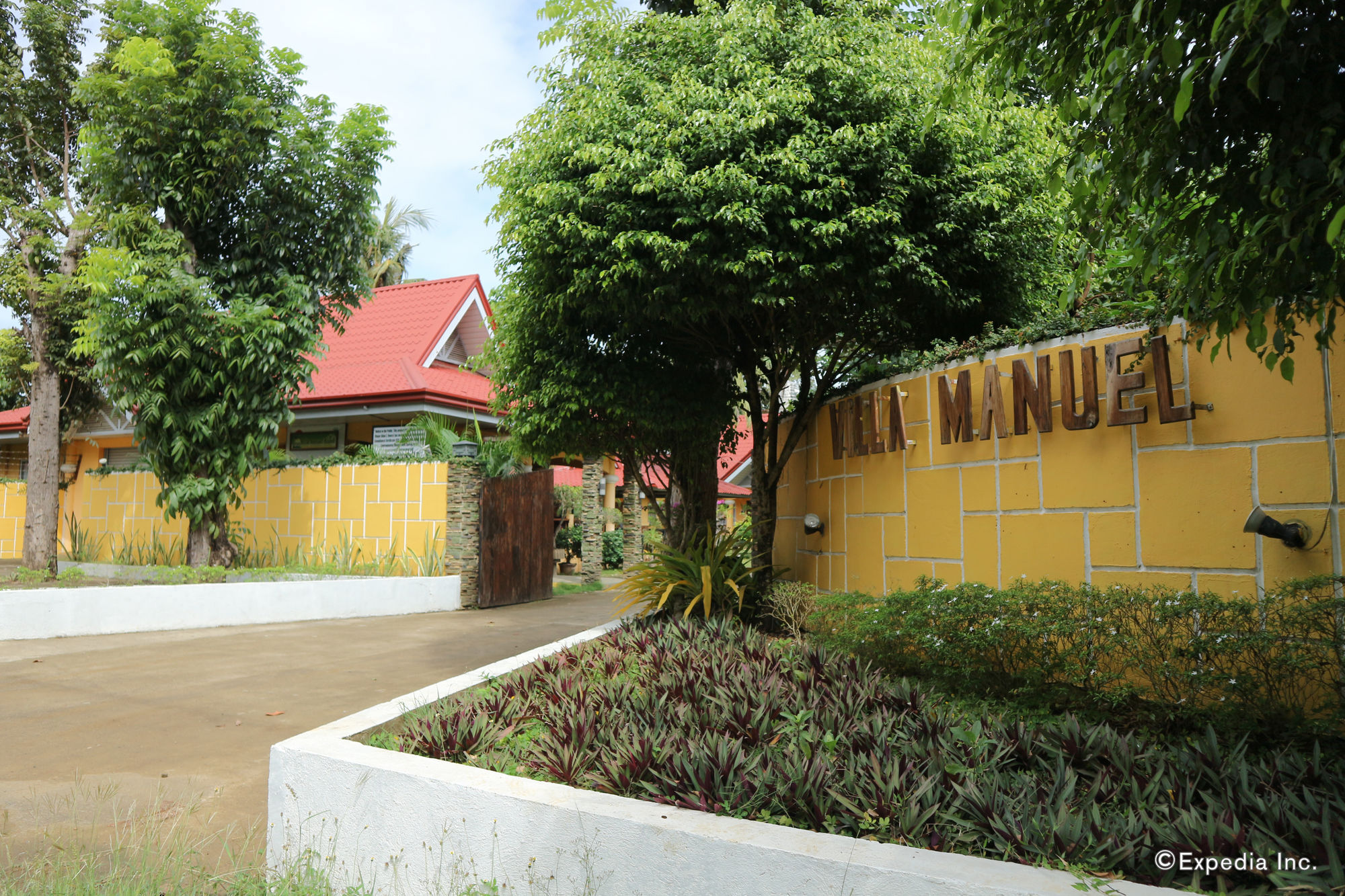 Villa Manuel Tourist Inn Puerto Princesa Exterior photo