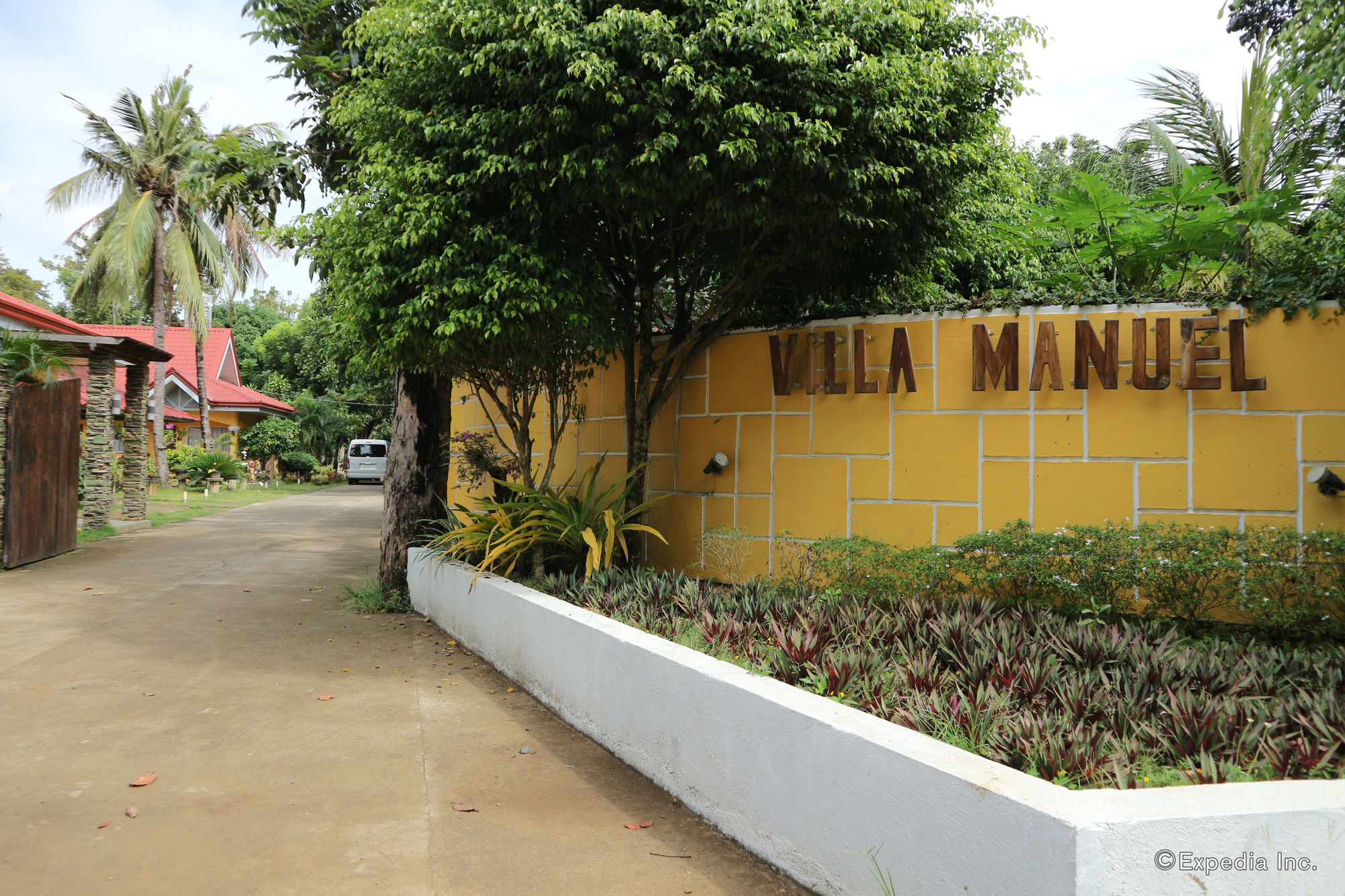 Villa Manuel Tourist Inn Puerto Princesa Exterior photo