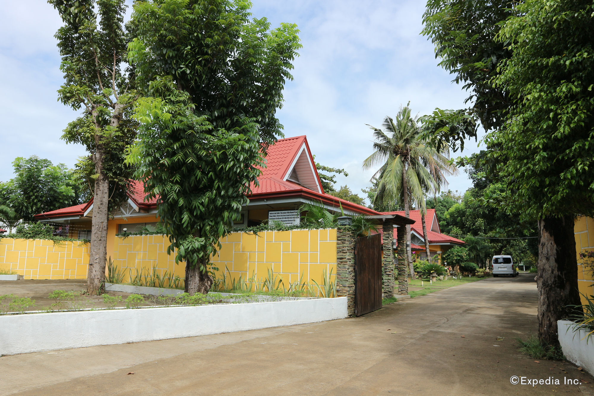 Villa Manuel Tourist Inn Puerto Princesa Exterior photo